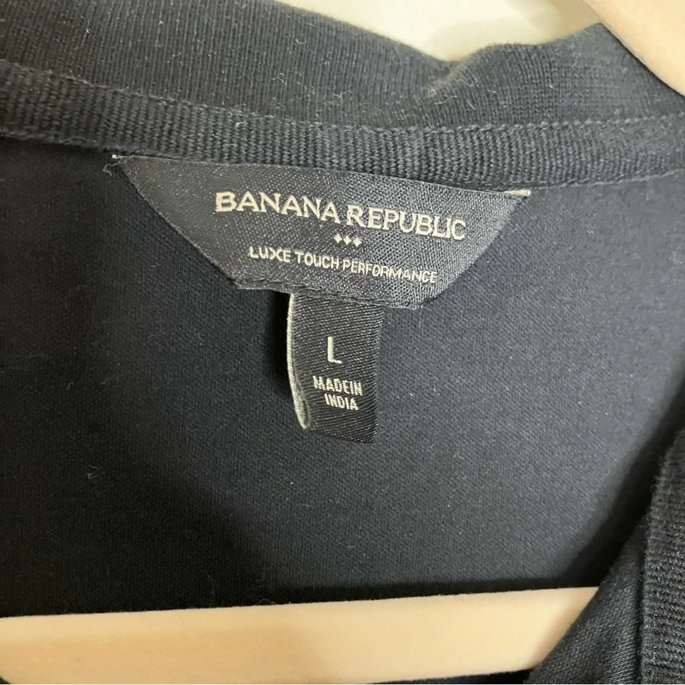 Banana Republic men’s black print Luxe Touch Performance polo L
